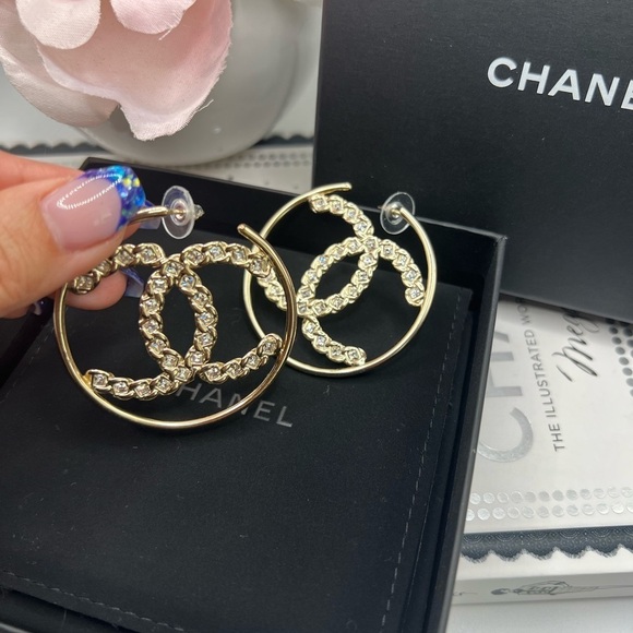 CHANEL Crystal CC Hoop Gold Earrings - Picture 4 of 8